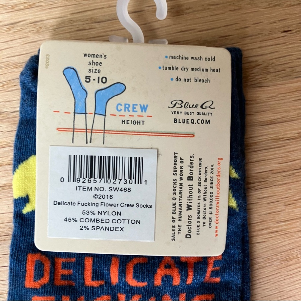 NWT Blue Q Women’s Graphic Crew Socks Two Pack - Picture 4 of 7